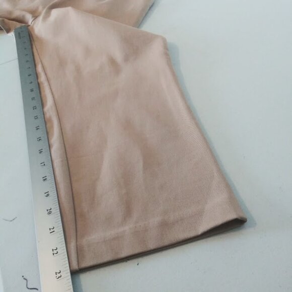 Isaac Mazrahi women's size 12P tan/khaki capris - Picture 10 of 14